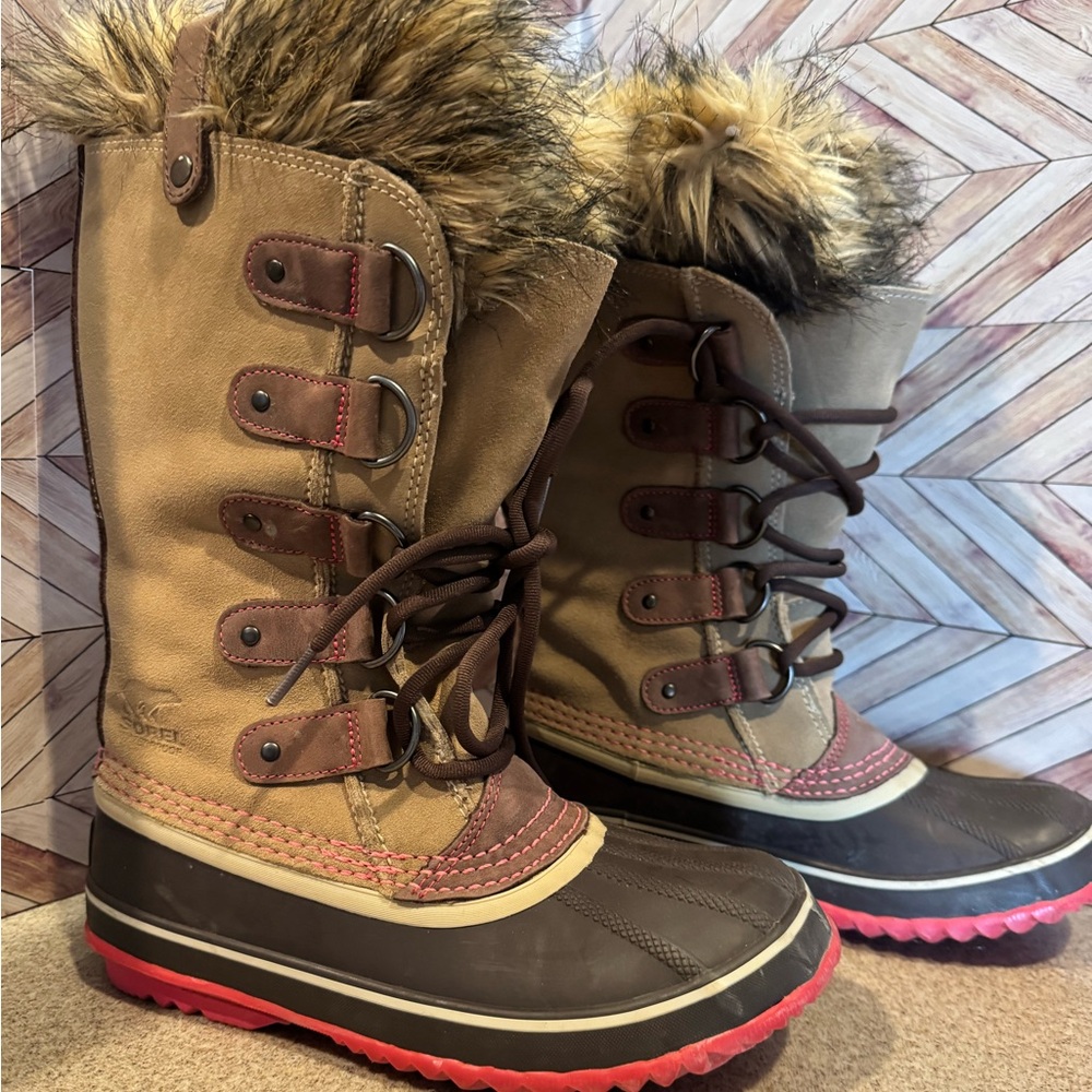 NIB Sorel size 7 Joan of Arctic Suede lace up boots